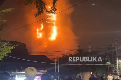 Kebakaran Gedung Bapenda DKI Jakarta, 20 Mobil Damkar Dikerahkan